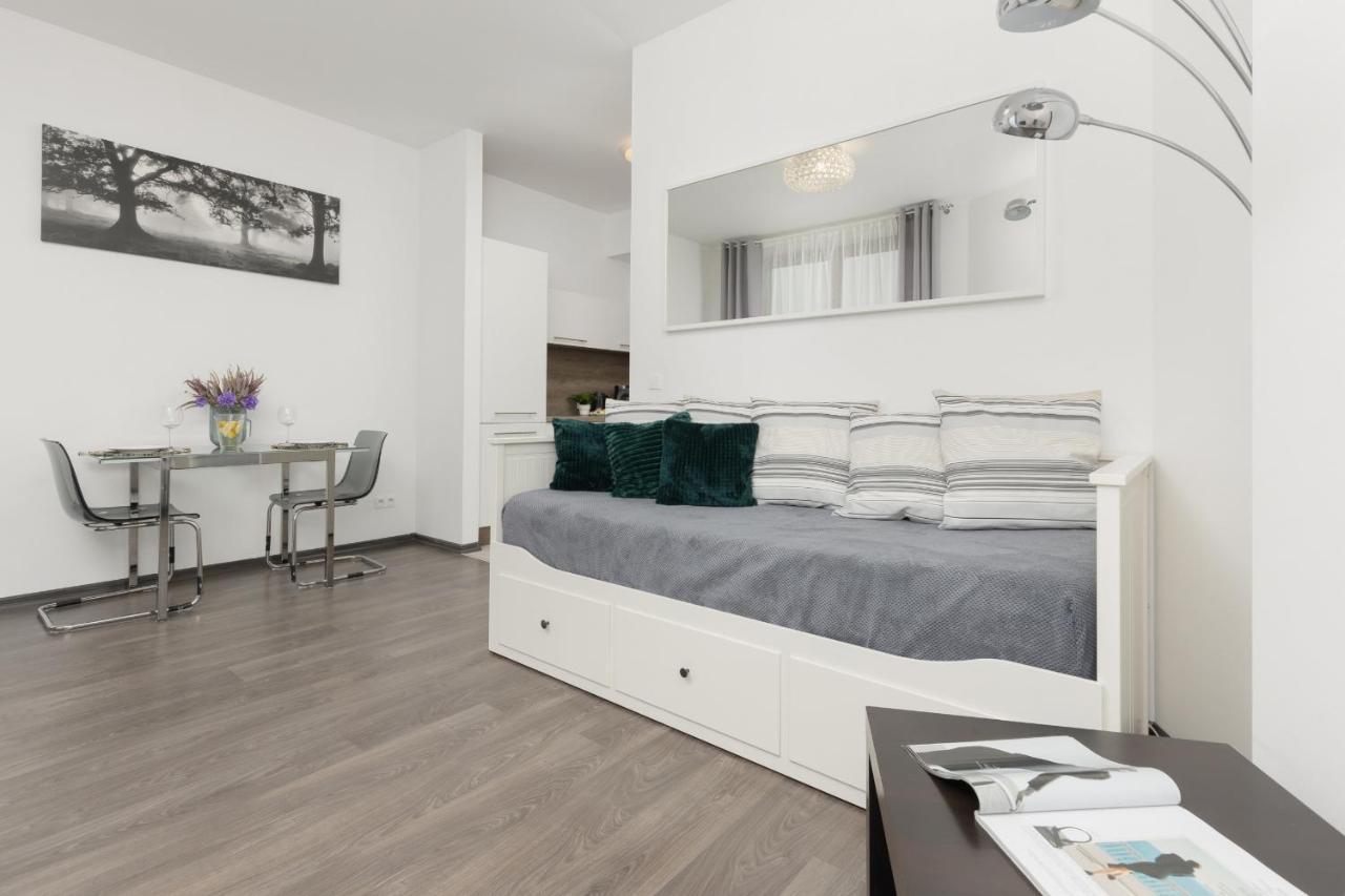 Apartment Mokotow Bernardynska With Balcony By Renters Warsaw